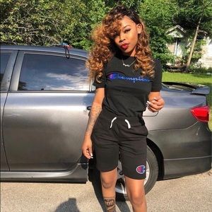 Meet your Posher, Dominique